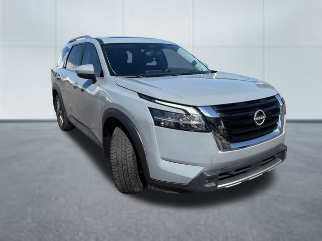 Used 2023 Nissan Pathfinder SL AWD/4WD image 5