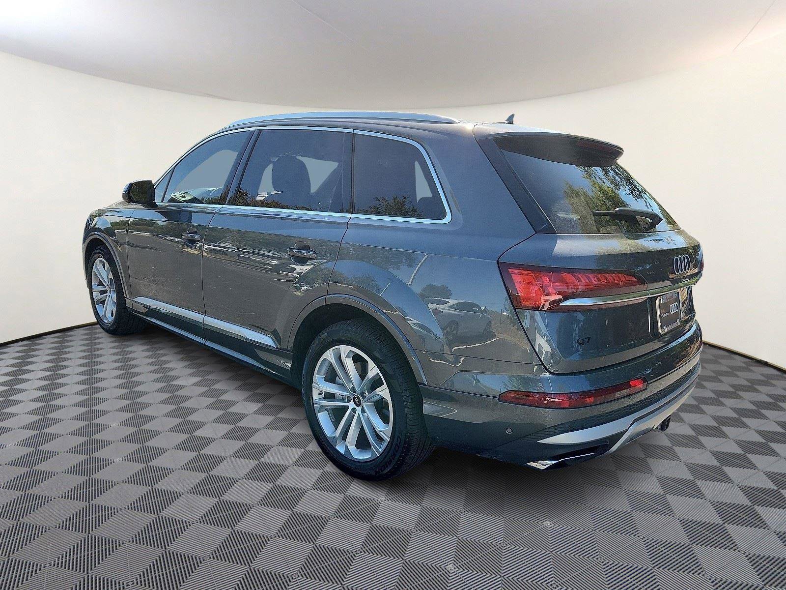 Used 2025 Audi Q7 3.0T Prestige w/ Prestige Package image 5