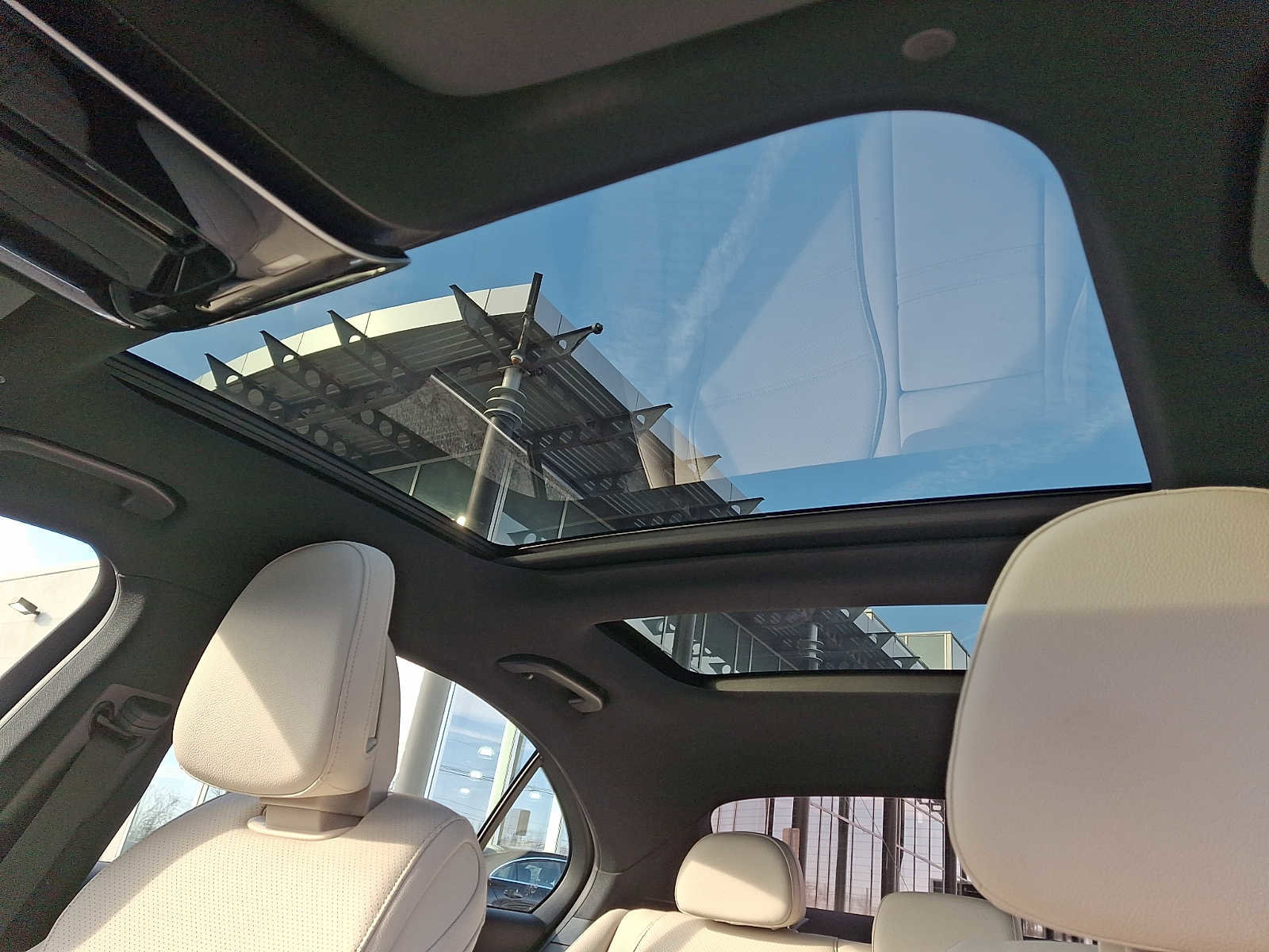 Certified 2022 Mercedes-Benz C 300 4MATIC Sedan image 11