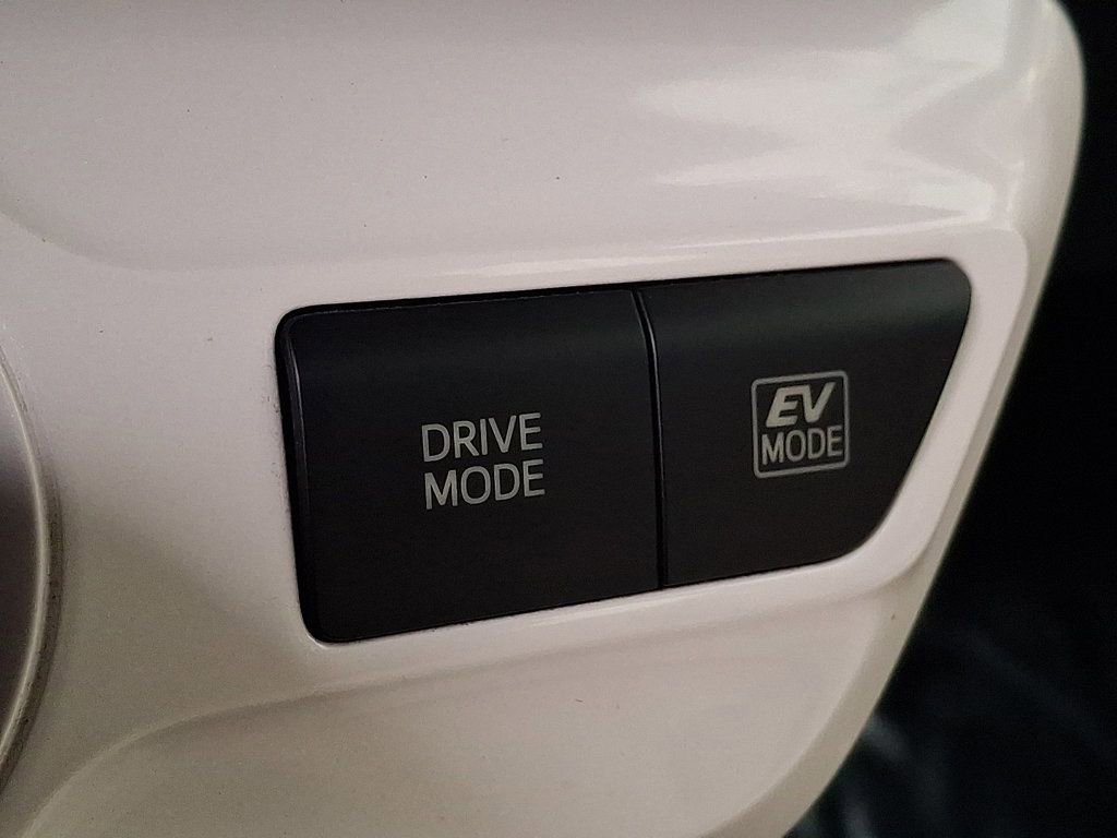 Used 2018 Toyota Prius One image 24