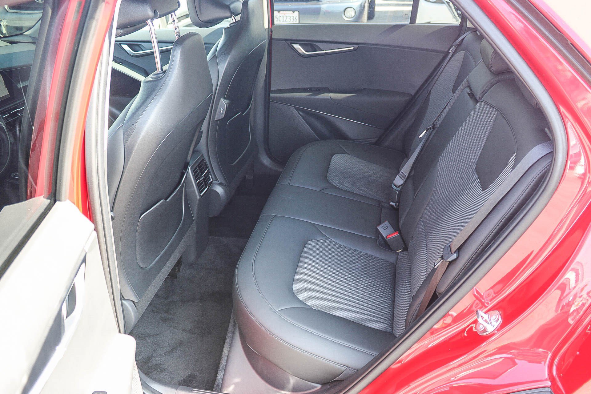 Used 2025 Kia Niro LX FWD image 19