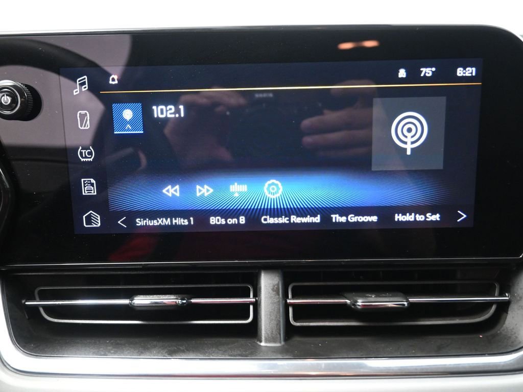 Used 2025 Chevrolet Trax LT w/ Driver Confidence Package image 8