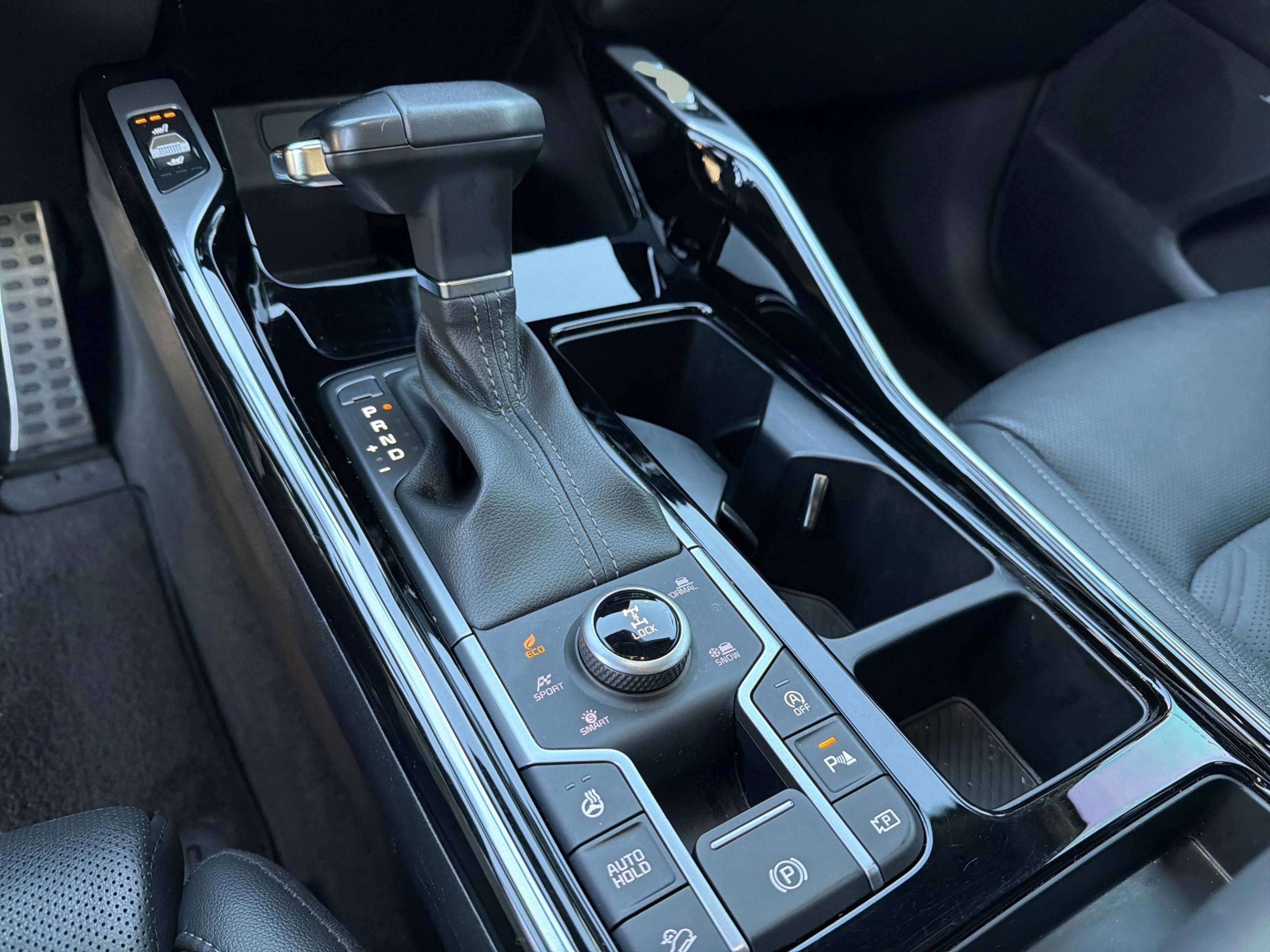 Certified 2025 Kia Sorento SX Prestige image 13