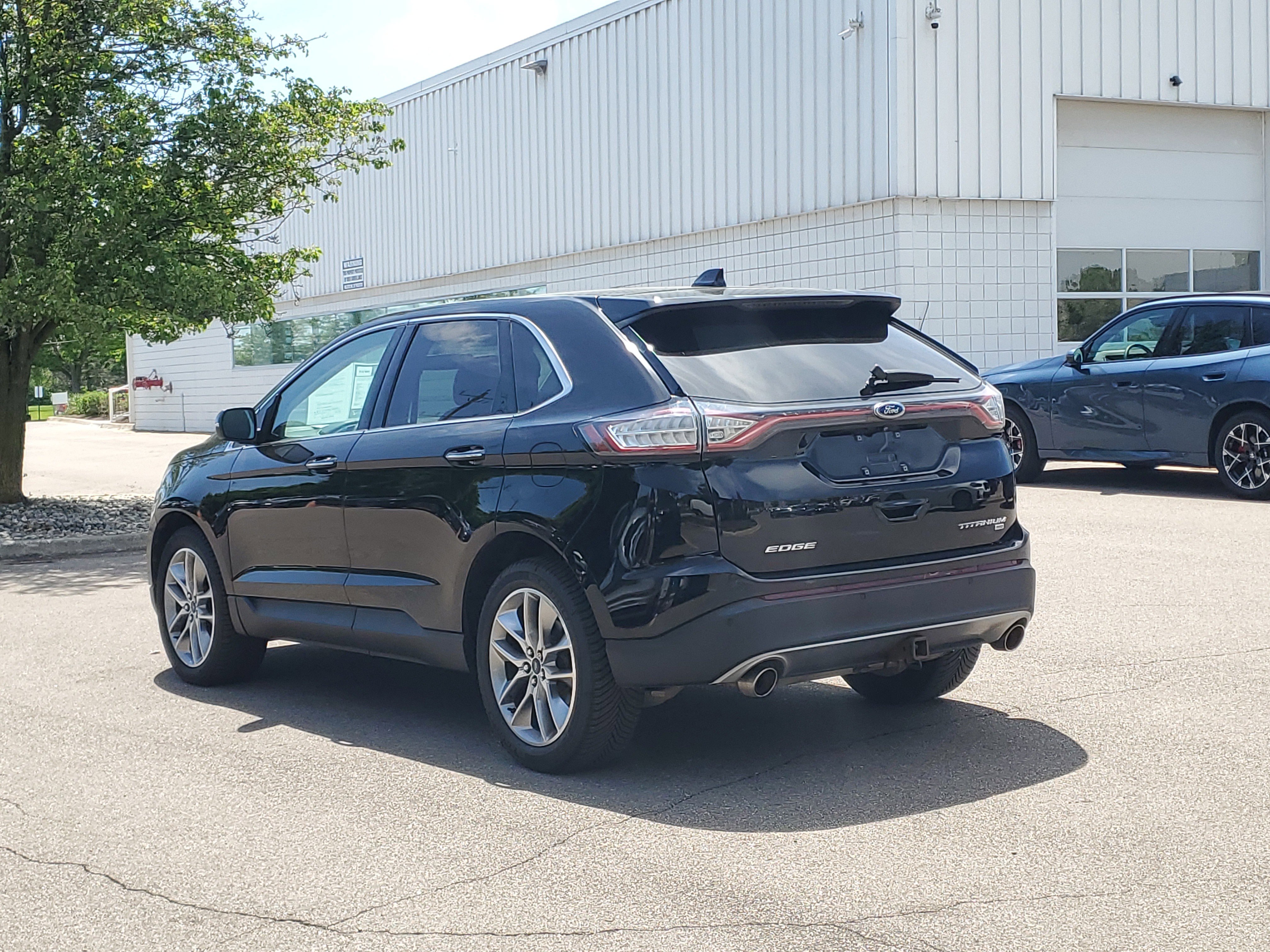 Used 2017 Ford Edge Titanium w/ Equipment Group 301A AWD/4WD image 2