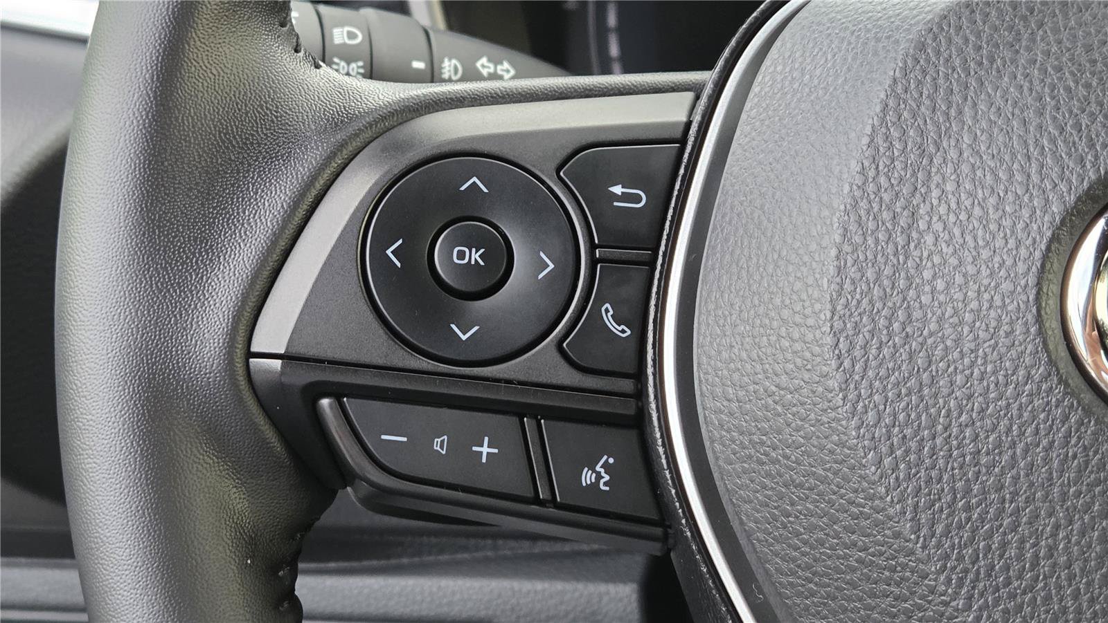 Used 2026 Toyota Corolla XSE FWD image 19