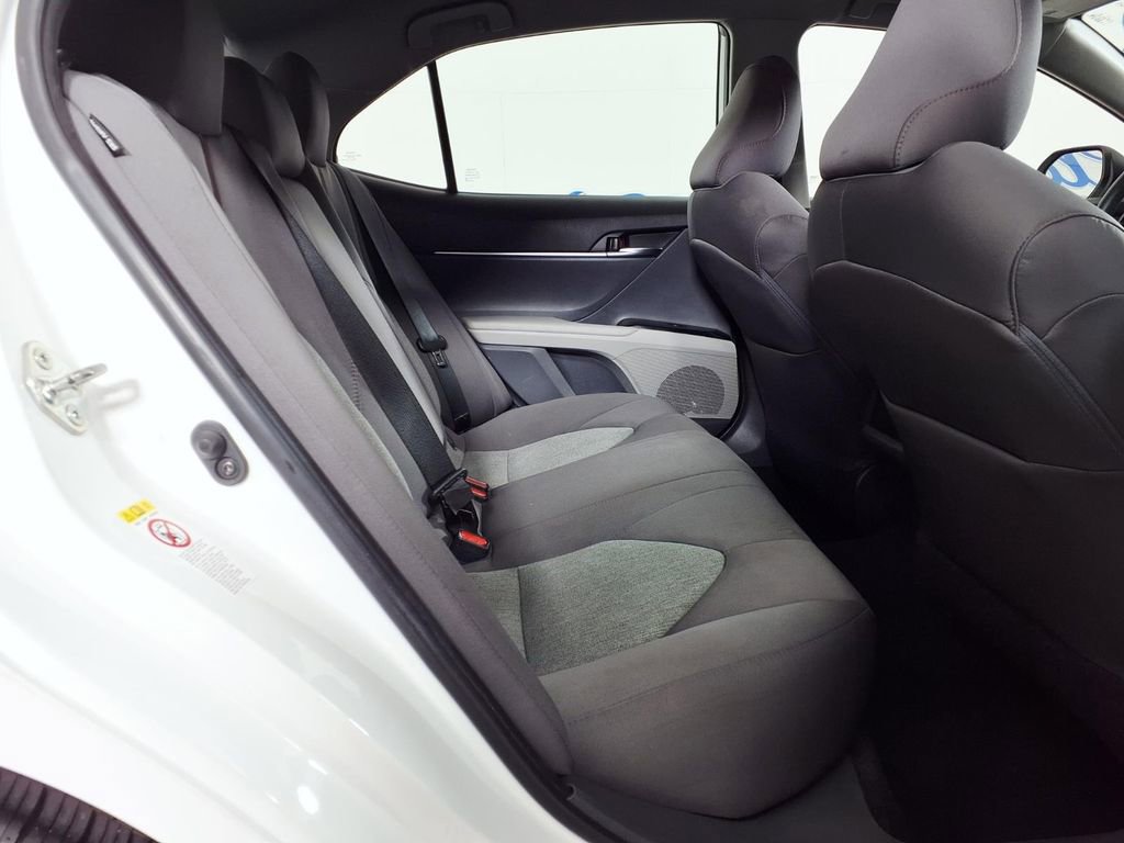 Used 2019 Toyota Camry LE FWD image 11