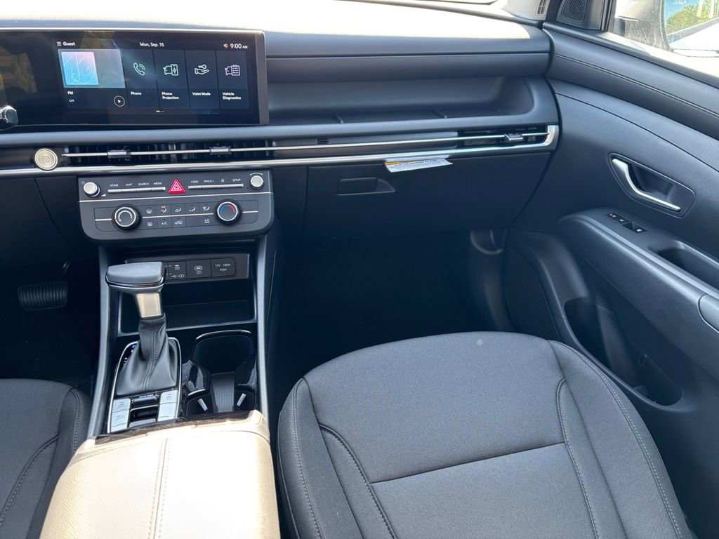New 2025 Hyundai Tucson SE image 19