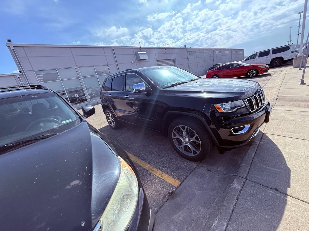 Used 2020 Jeep Grand Cherokee Limited AWD/4WD image 6