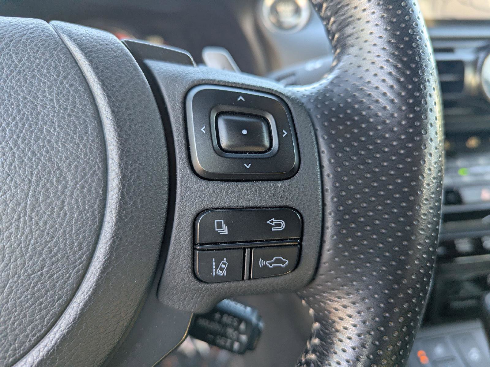 Used 2023 Lexus IS 500 image 21