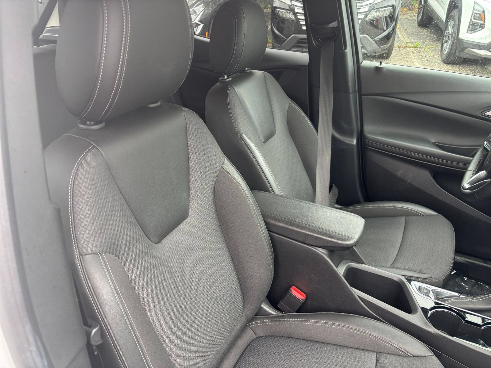 Used 2025 Buick Encore GX Preferred FWD image 31