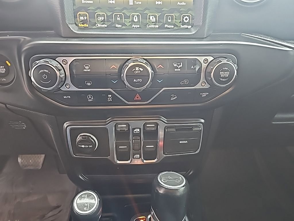 Used 2020 Jeep Wrangler Unlimited Sahara image 17