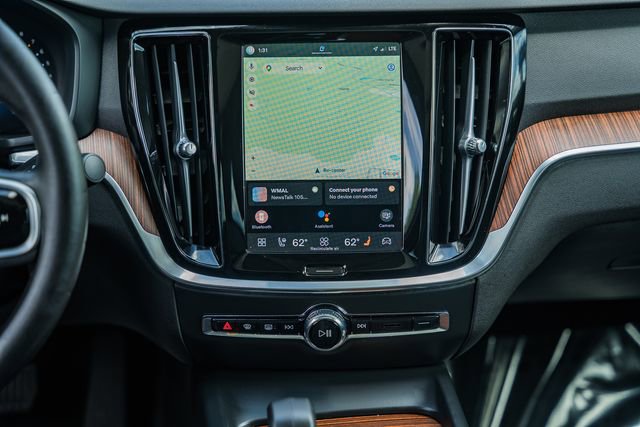 Used 2025 Volvo S60 B5 Plus image 21