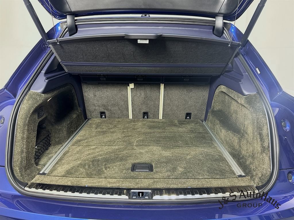 Used 2022 Bentley Bentayga AWD/4WD image 32