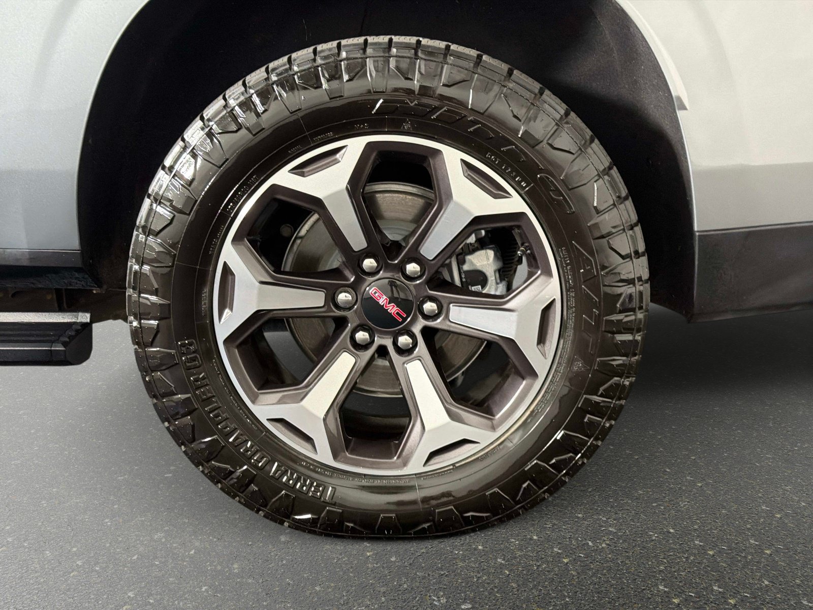 Used 2026 GMC Yukon XL AT4 Ultimate AWD/4WD image 12