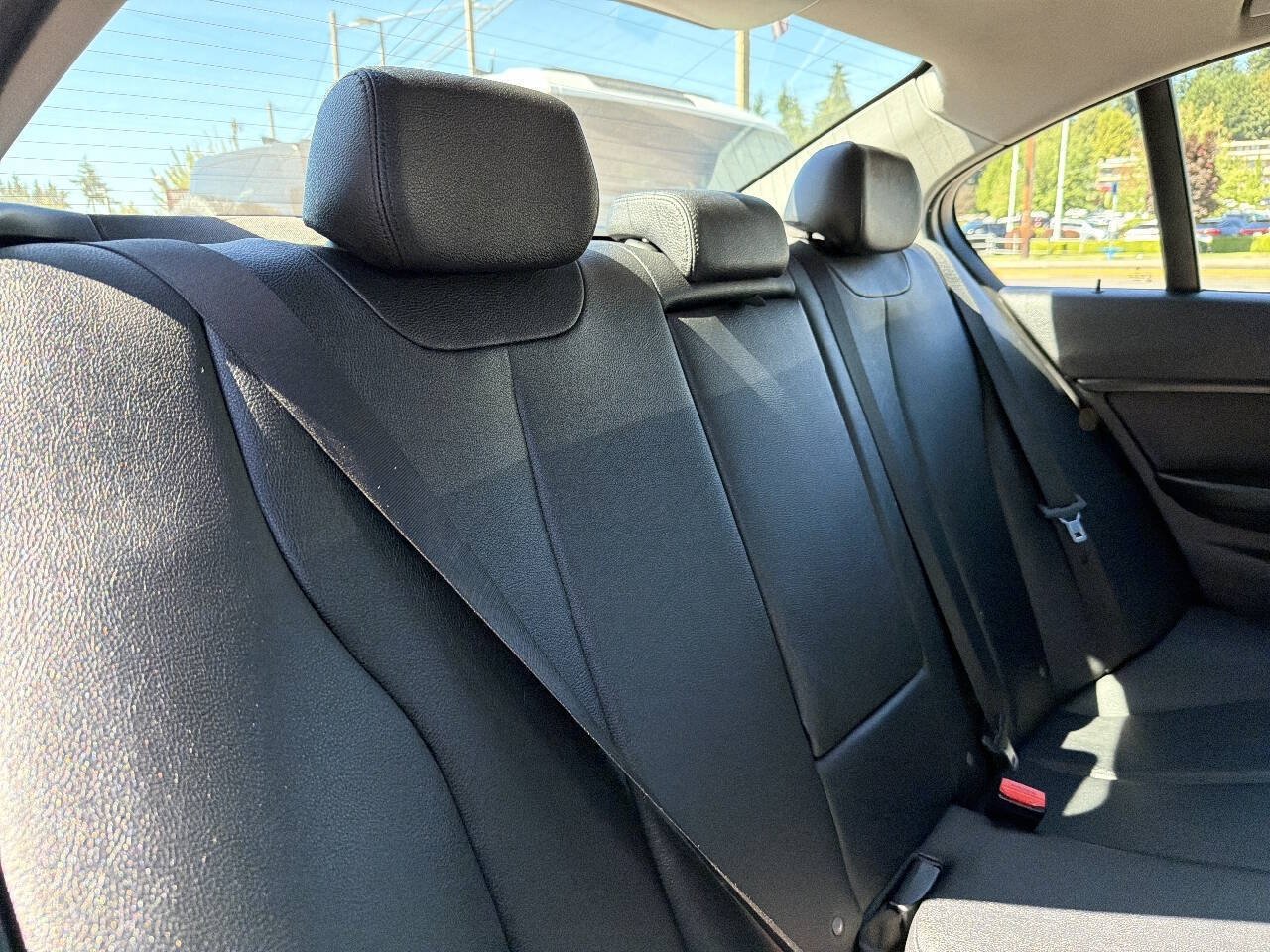 Used 2014 BMW 320i Sedan RWD image 20