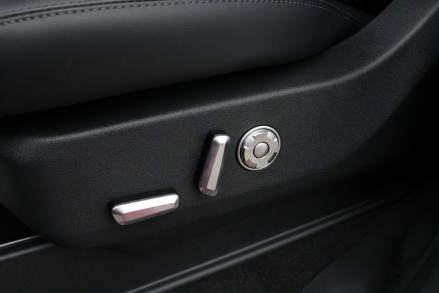 New 2026 Lincoln Navigator L Reserve AWD/4WD image 33