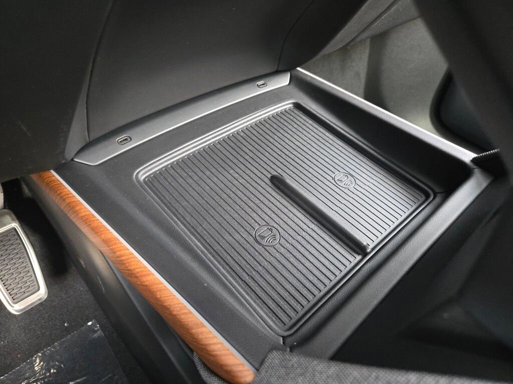 New 2026 Cadillac Vistiq Premium Luxury w/ LPO, Floor Liner Package image 32