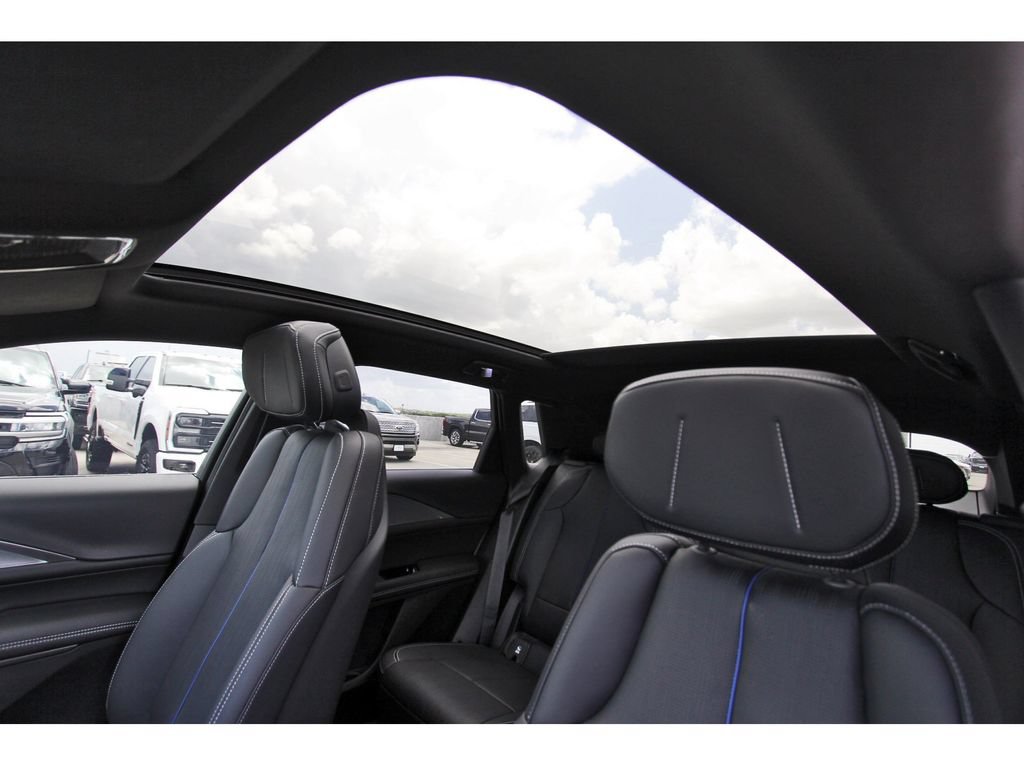 New 2027 Cadillac Lyriq Sport AWD/4WD image 23