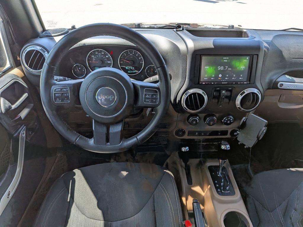 Used 2017 Jeep Wrangler Unlimited Sahara w/ Max Tow Package image 18