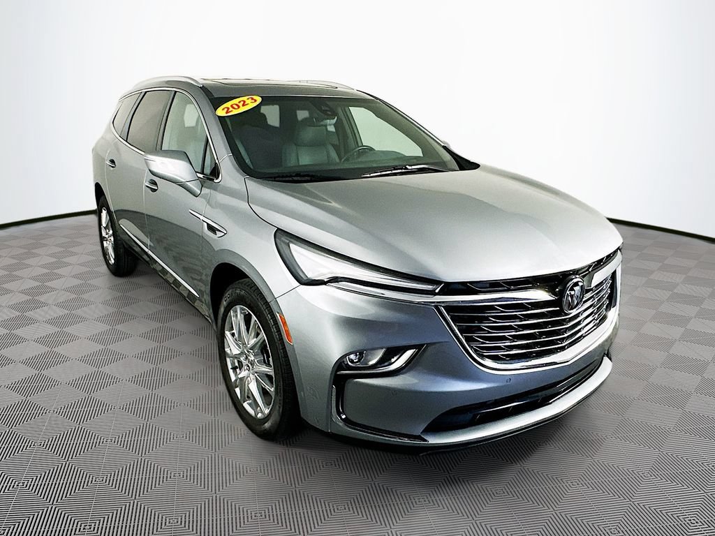 Used 2023 Buick Enclave Premium w/ Experience Buick Package FWD video 3