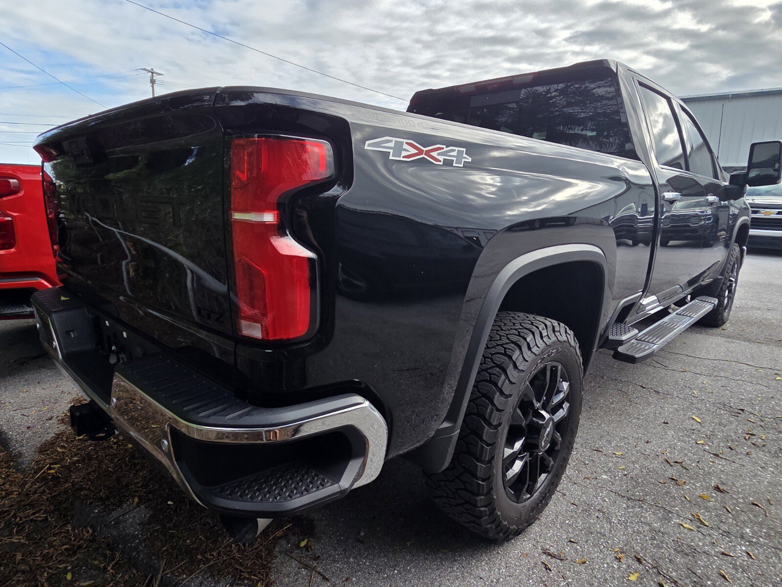 Used 2025 Chevrolet Silverado 2500 LTZ w/ LTZ Premium Package AWD/4WD image 4