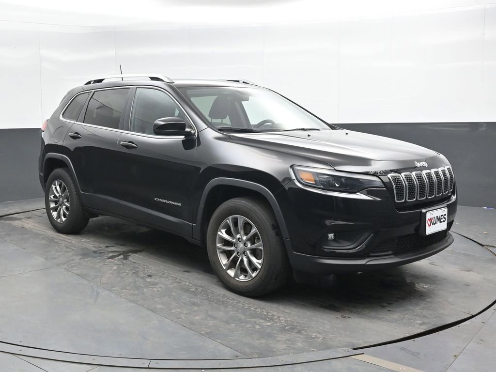 Used 2020 Jeep Cherokee Latitude Plus image 4
