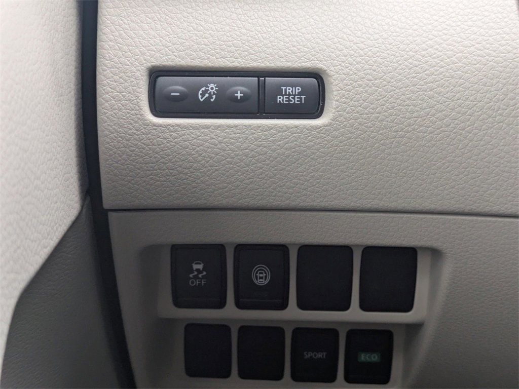 Used 2020 Nissan Rogue Sport SV image 24