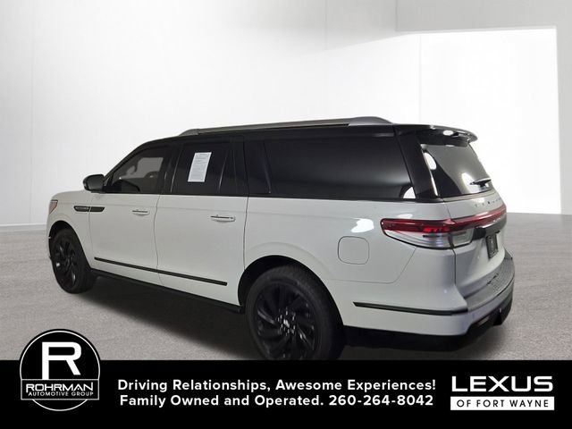 Used 2022 Lincoln Navigator L Reserve AWD/4WD image 11