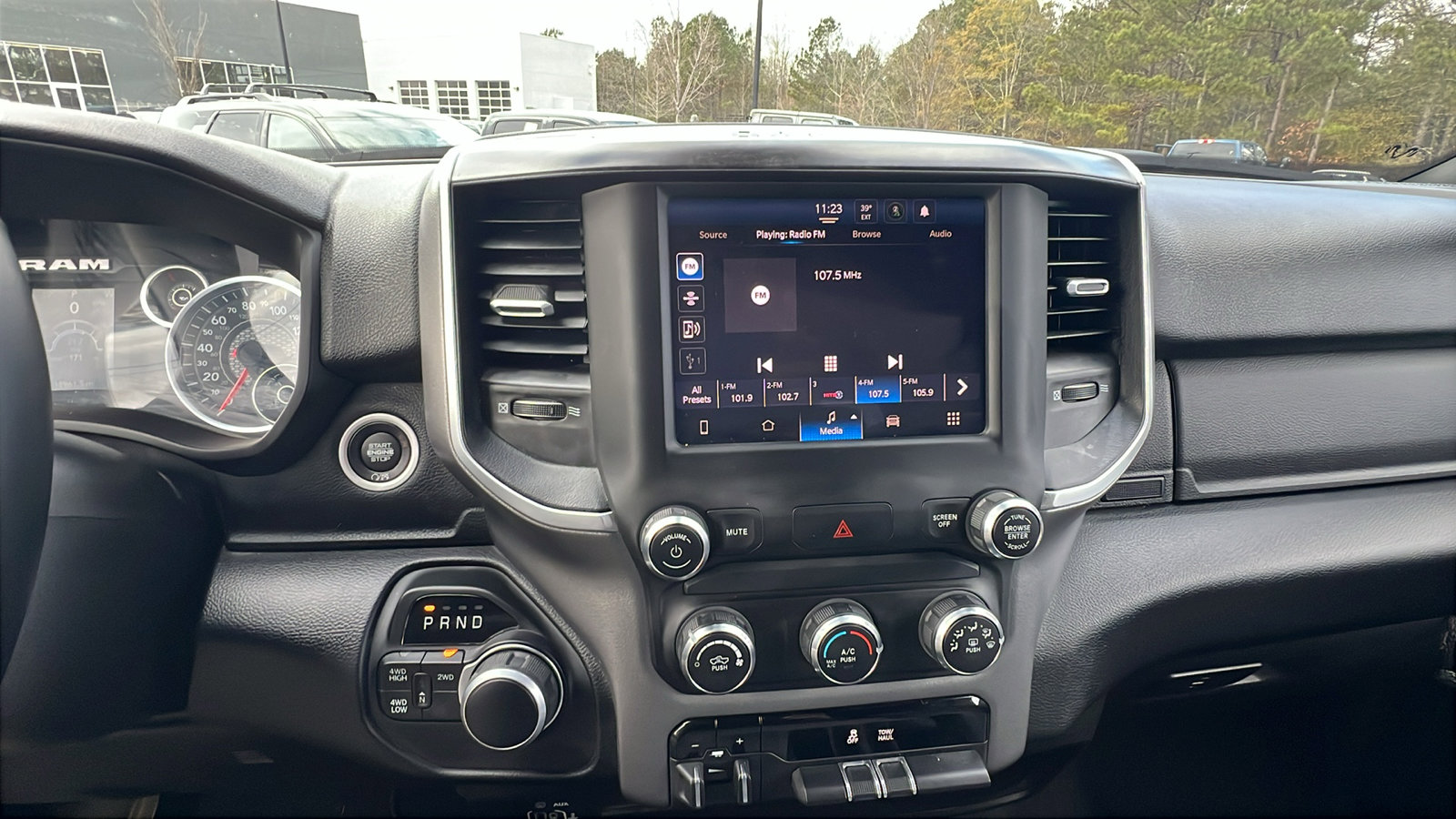 Used 2024 RAM 2500 Big Horn w/ Bed Utility Group image 32