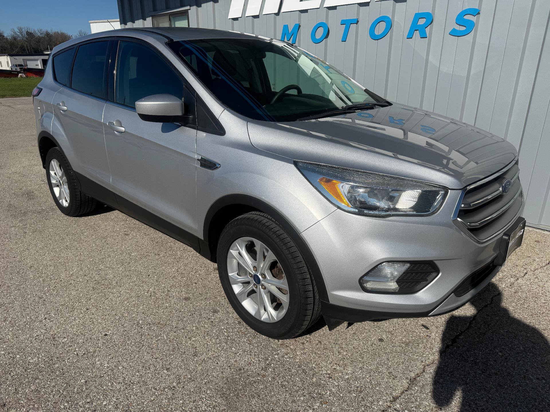 Used 2017 Ford Escape SE AWD/4WD image 4