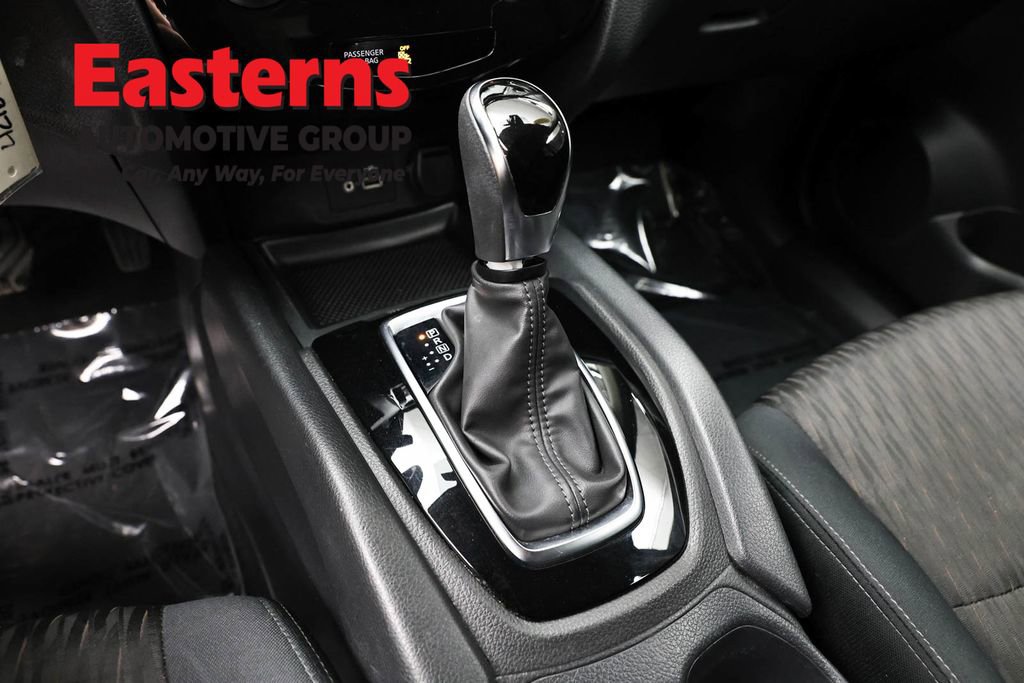 Used 2019 Nissan Rogue S AWD/4WD image 13
