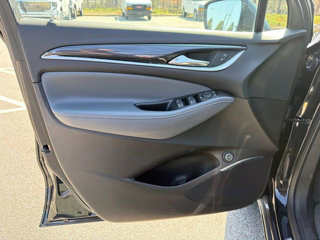 Used 2020 Buick Enclave Essence image 10