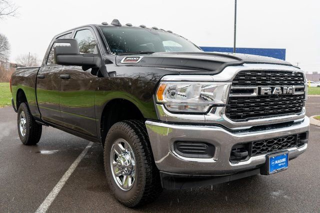 Used 2024 RAM 3500 Tradesman w/ Towing Technology Group image 4