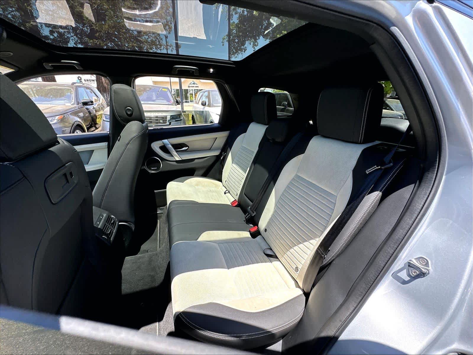 Used 2025 Land Rover Discovery Sport Dynamic SE AWD/4WD image 25