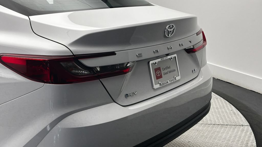 Used 2026 Toyota Camry LE FWD image 5