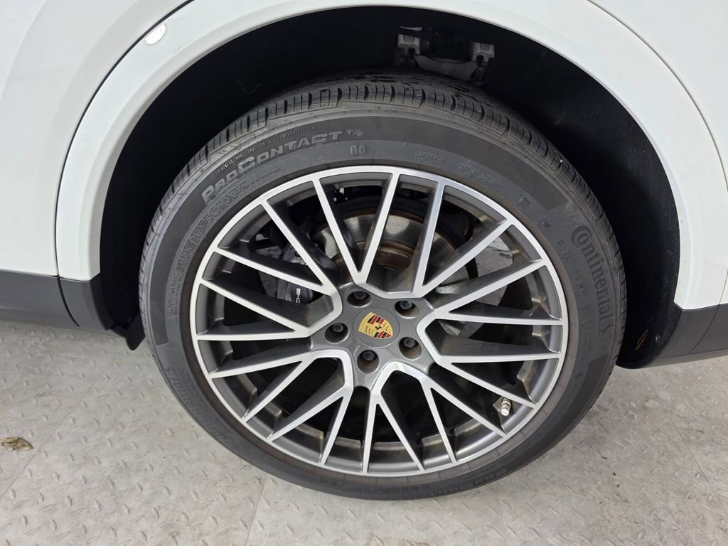 Used 2021 Porsche Cayenne Coupe AWD/4WD image 17