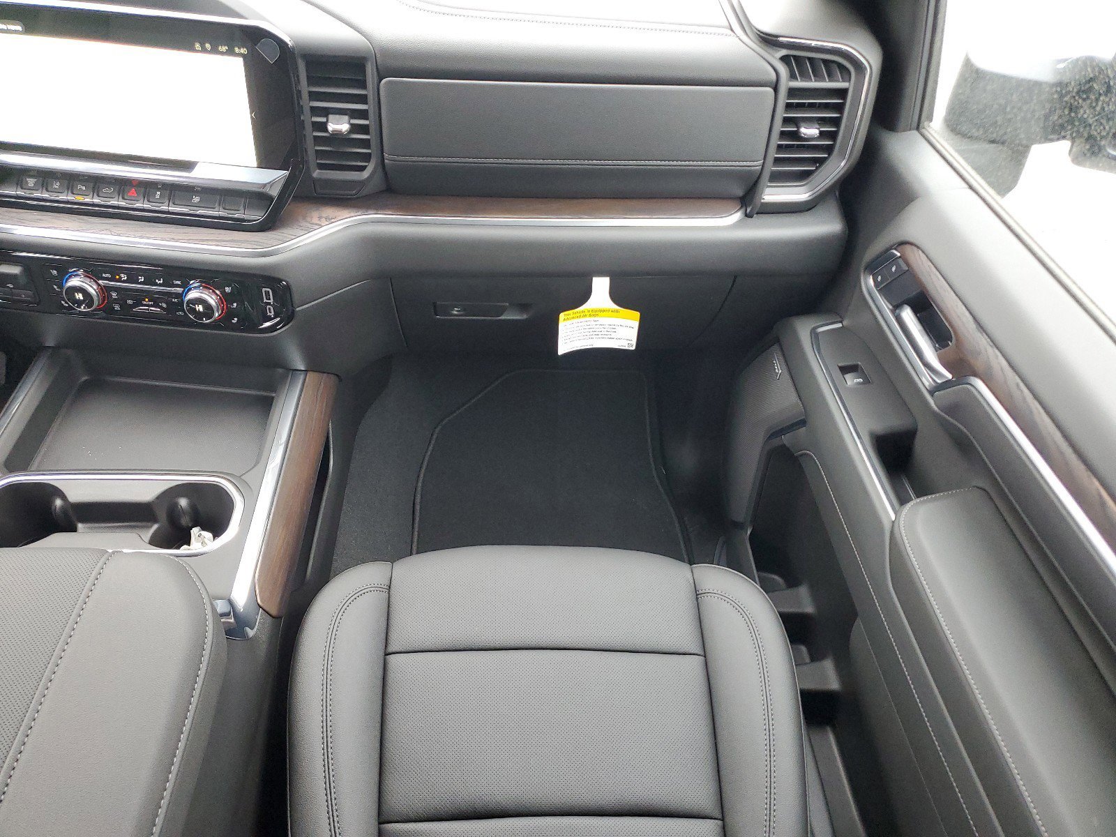 New 2025 GMC Sierra 2500 SLT w/ SLT Premium Package image 21