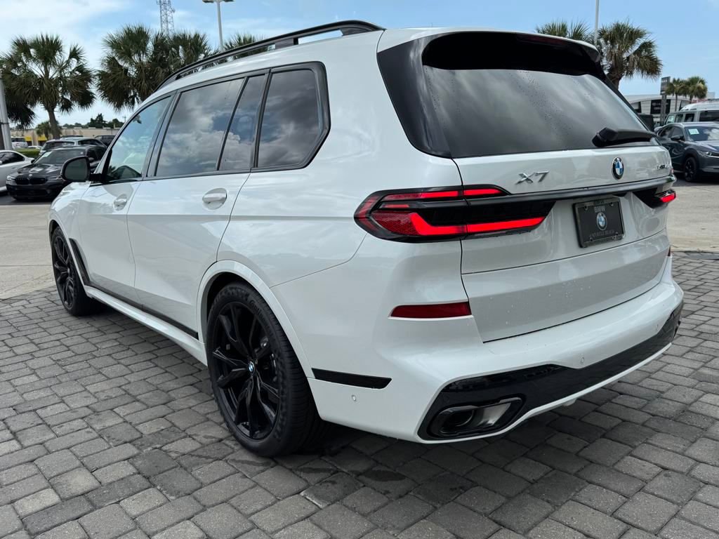 Used 2026 BMW X7 xDrive40i w/ M Sport Package image 11