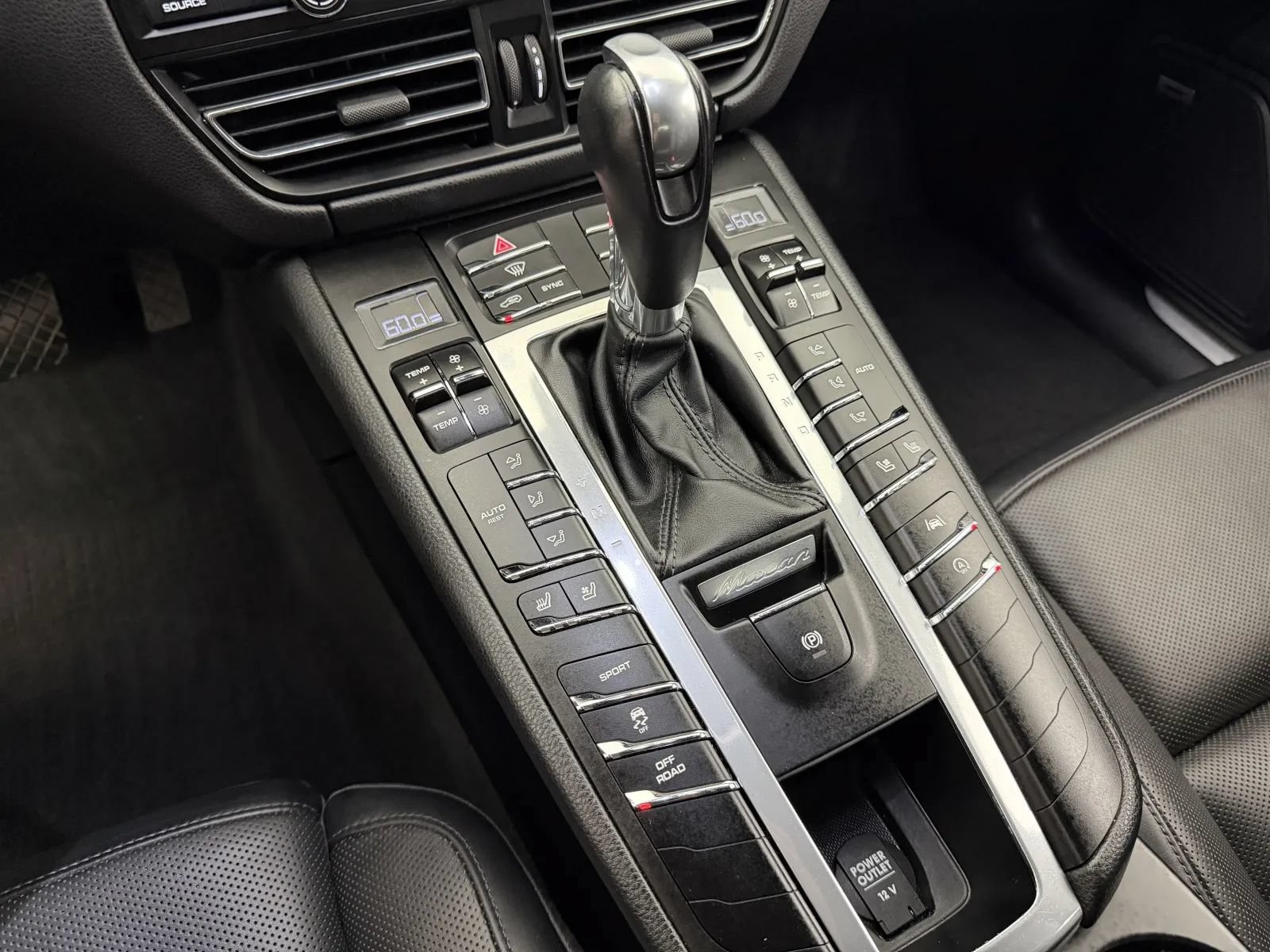 Used 2020 Porsche Macan S AWD/4WD image 27