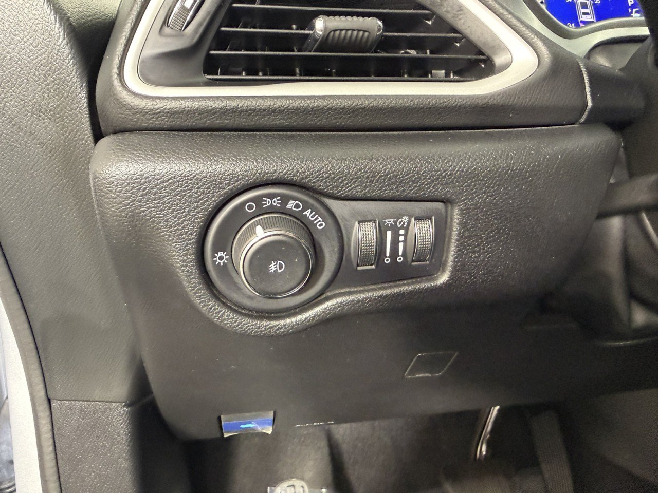 Used 2022 Chrysler Pacifica Touring-L w/ S Appearance Package FWD image 23