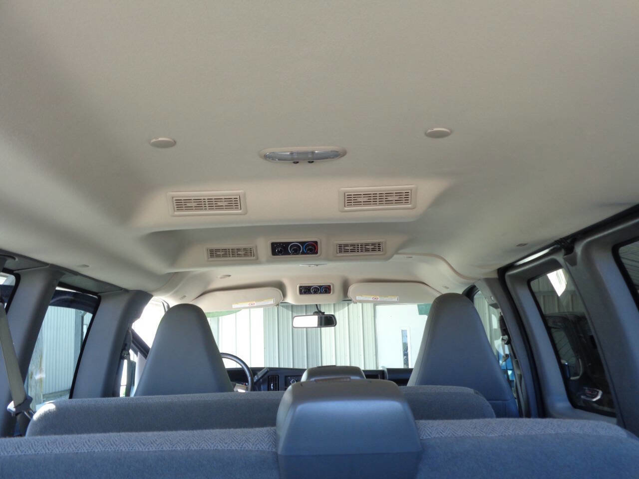 Used 2018 Chevrolet Express 2500 LS w/ Driver Convenience Package RWD image 31