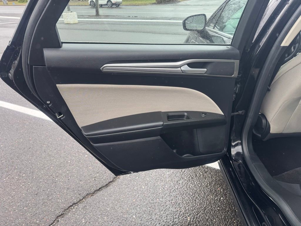 Used 2018 Ford Fusion S FWD image 27