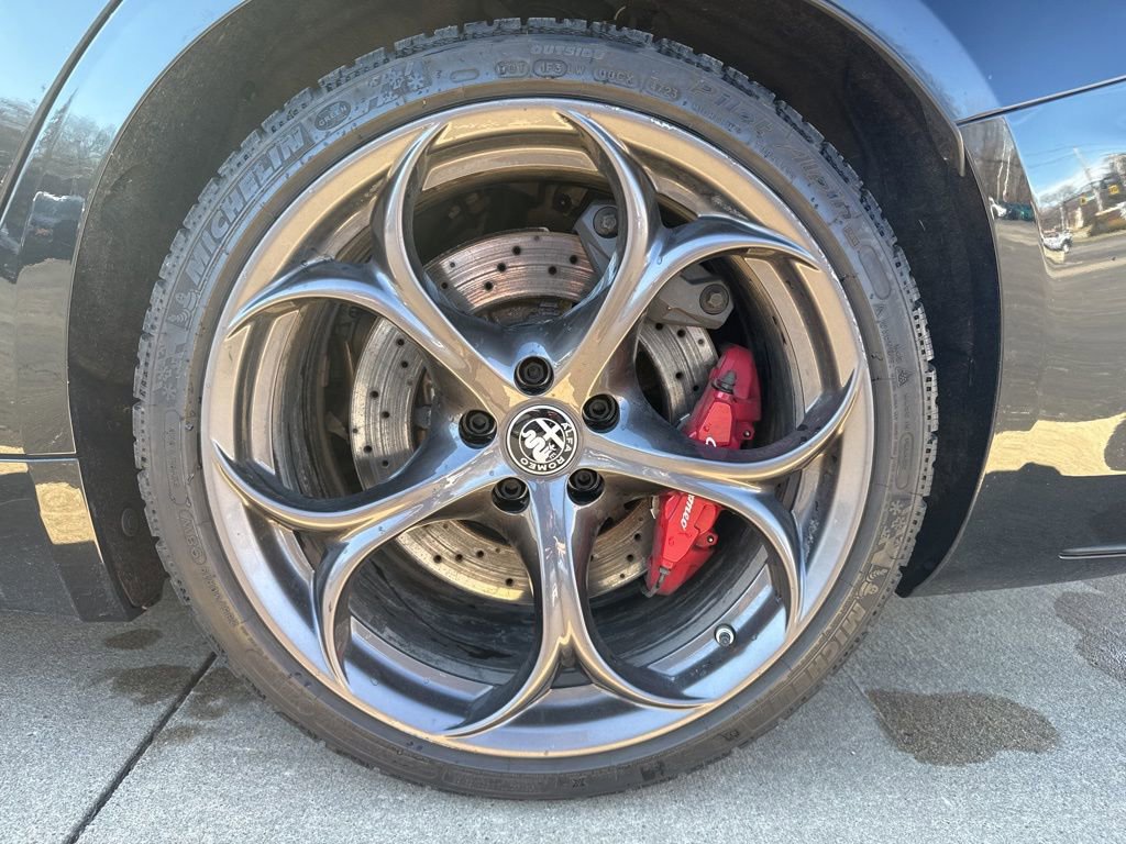 Used 2024 Alfa Romeo Giulia Quadrifoglio w/ Active Assist Plus Package image 22