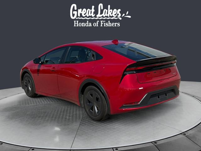 Used 2024 Toyota Prius LE FWD image 3