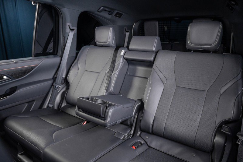 Used 2026 Lexus LX 600 4WD w/ Accessory Package (2T) image 32
