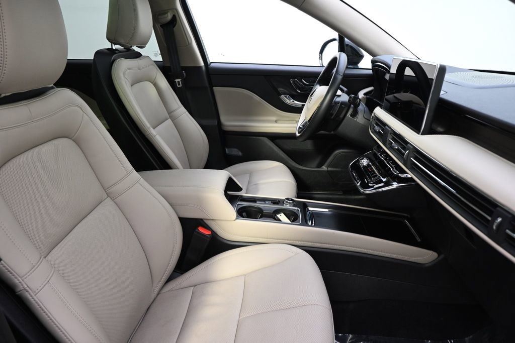 New 2026 Lincoln Corsair Reserve w/ Jet Appearance Package image 16