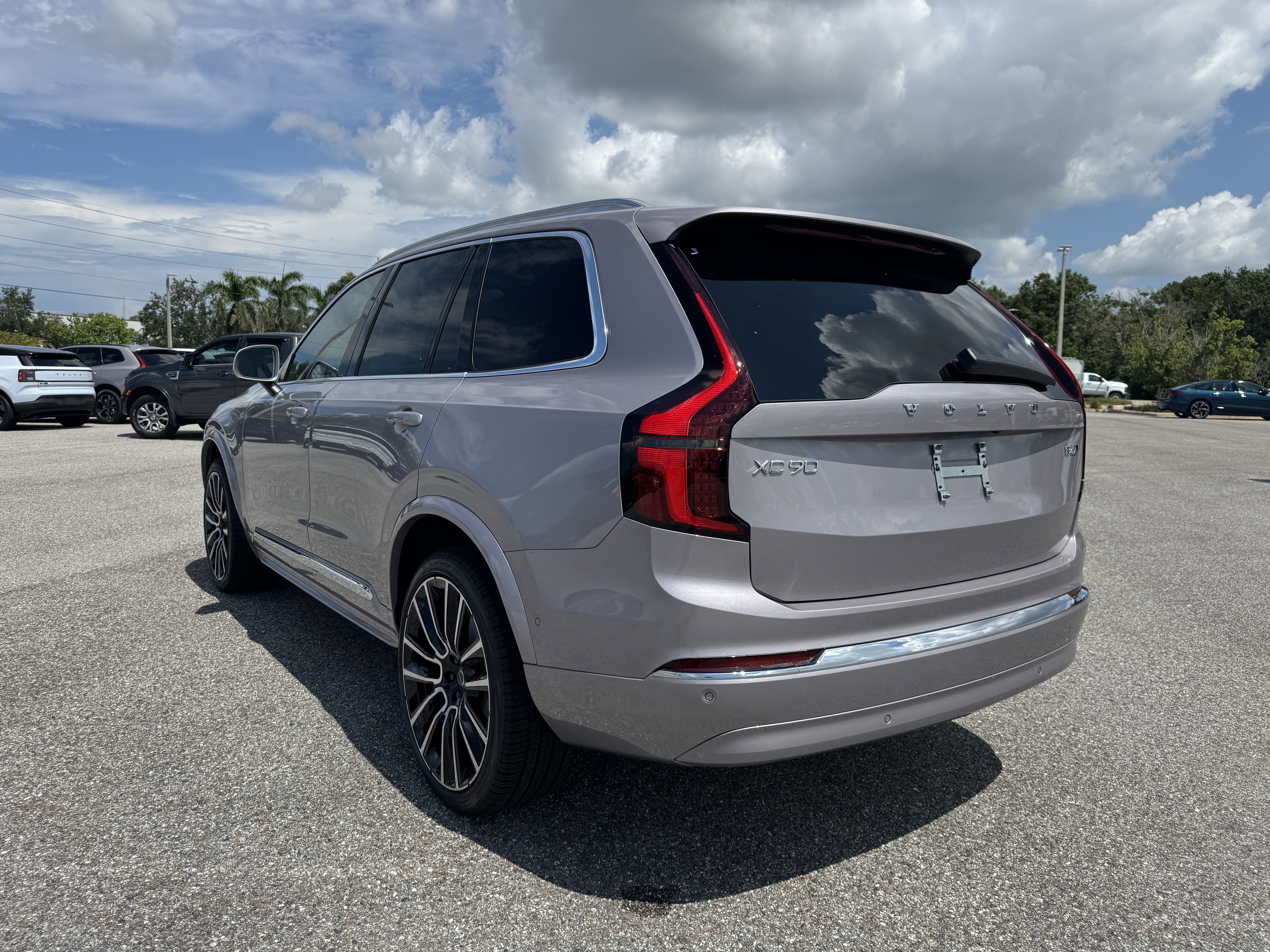 New 2026 Volvo XC90 B6 Plus image 5