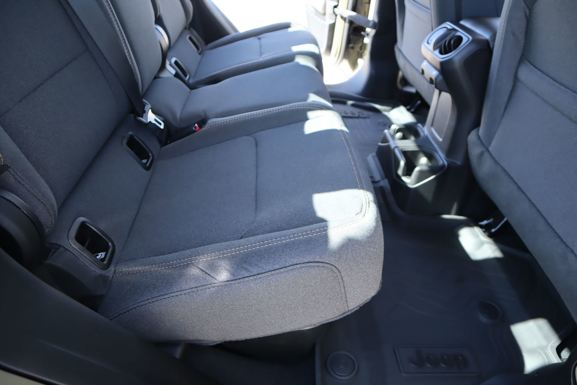 New 2026 Jeep Gladiator Sport AWD/4WD image 15