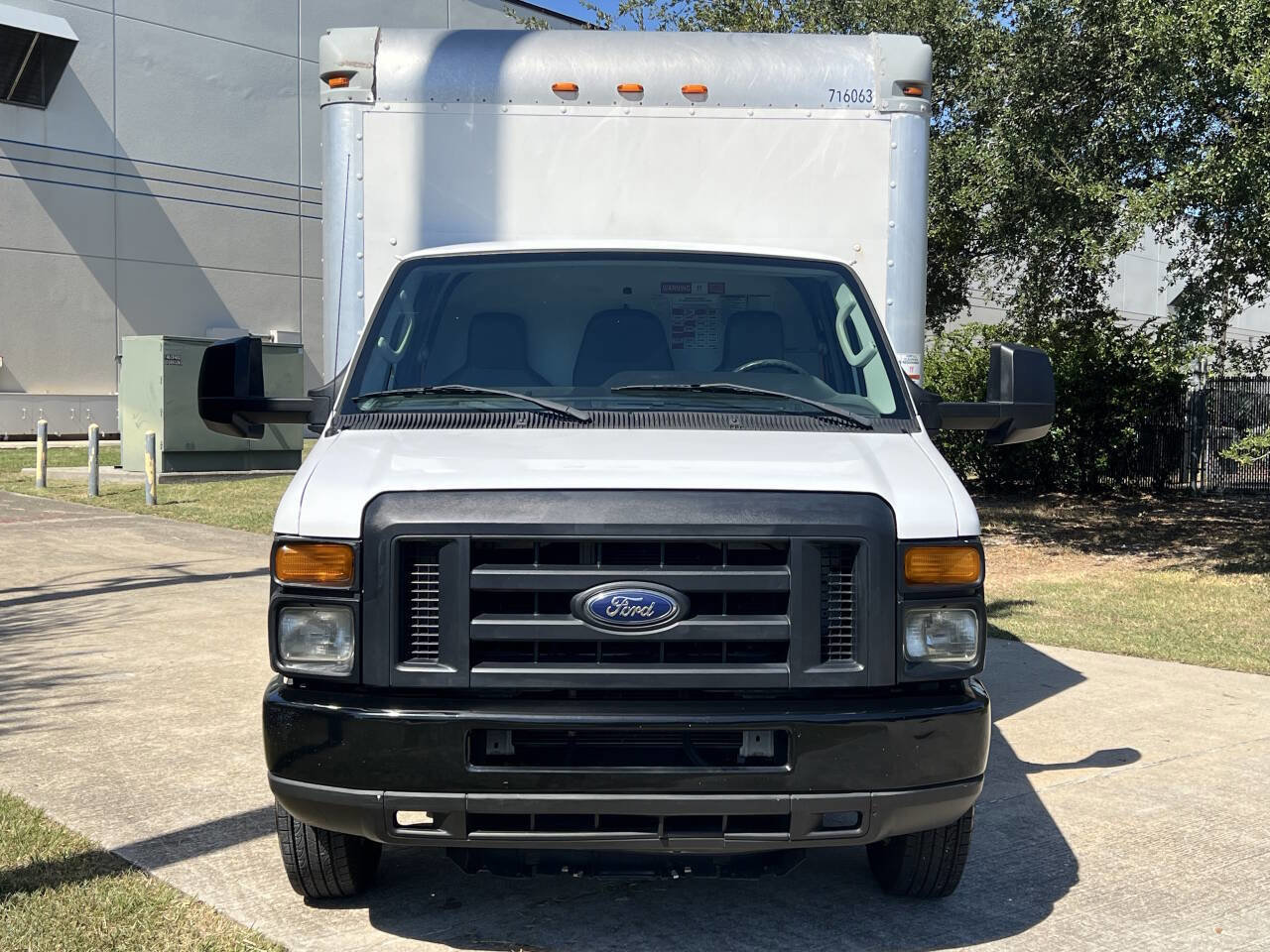 Used 2017 Ford E-350 and Econoline 350 Super Duty image 13