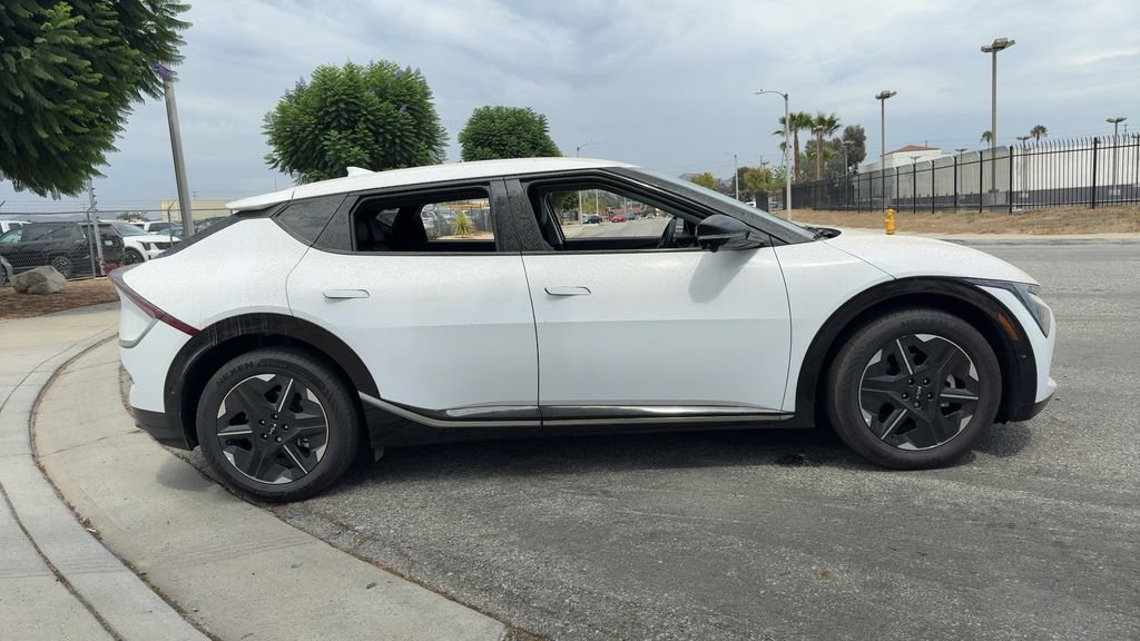 Used 2025 Kia EV6 Wind RWD image 4